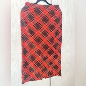 Soft Long tight skirt with slit in back plaid